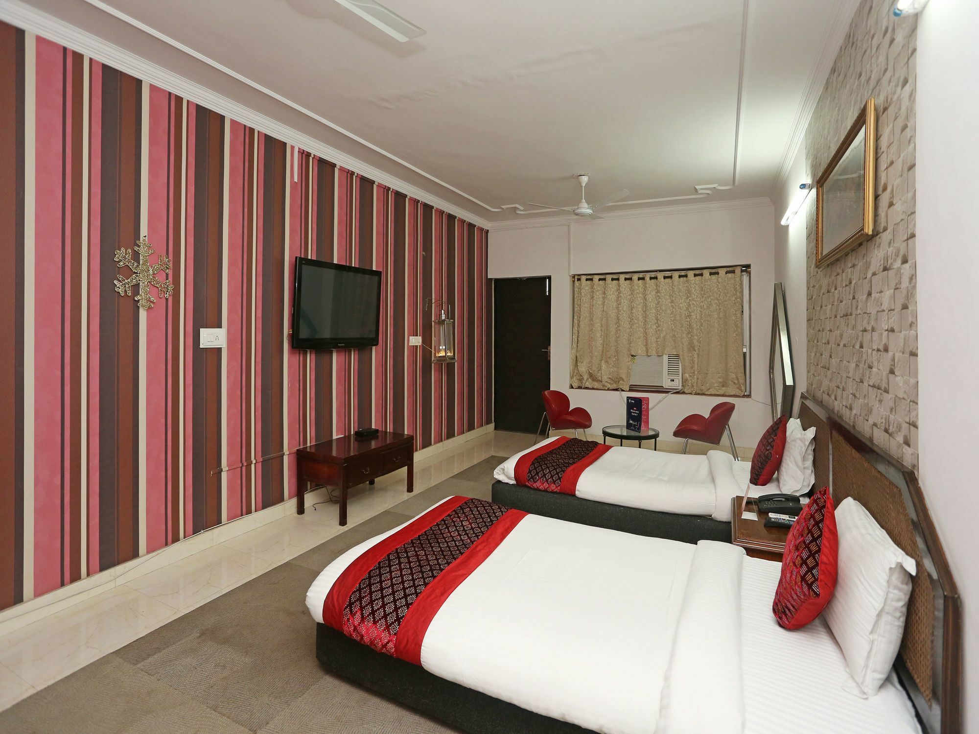 Oyo 9603 Sector 17 Hotel