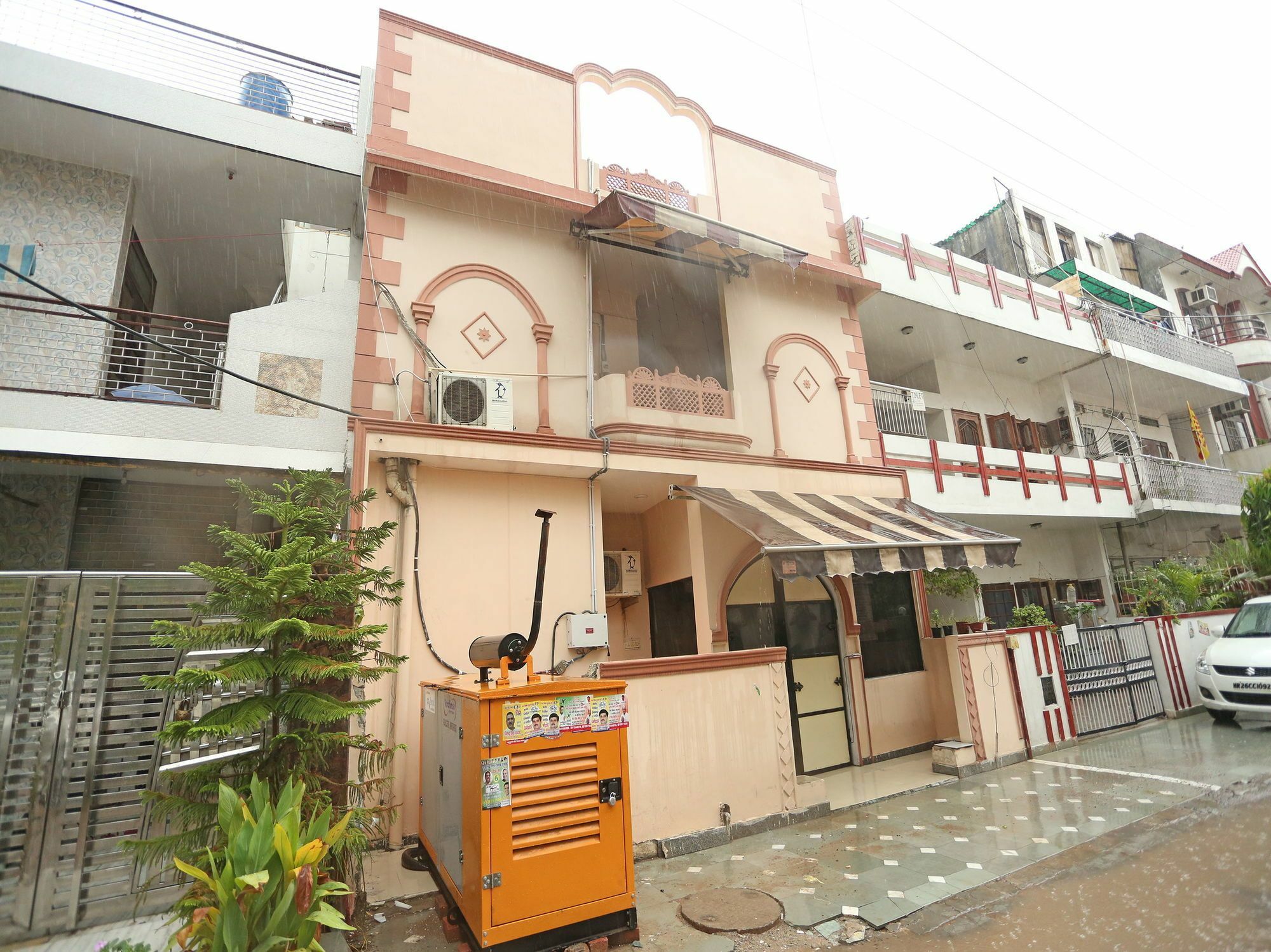Oyo 9603 Sector 17 Hotel 3*