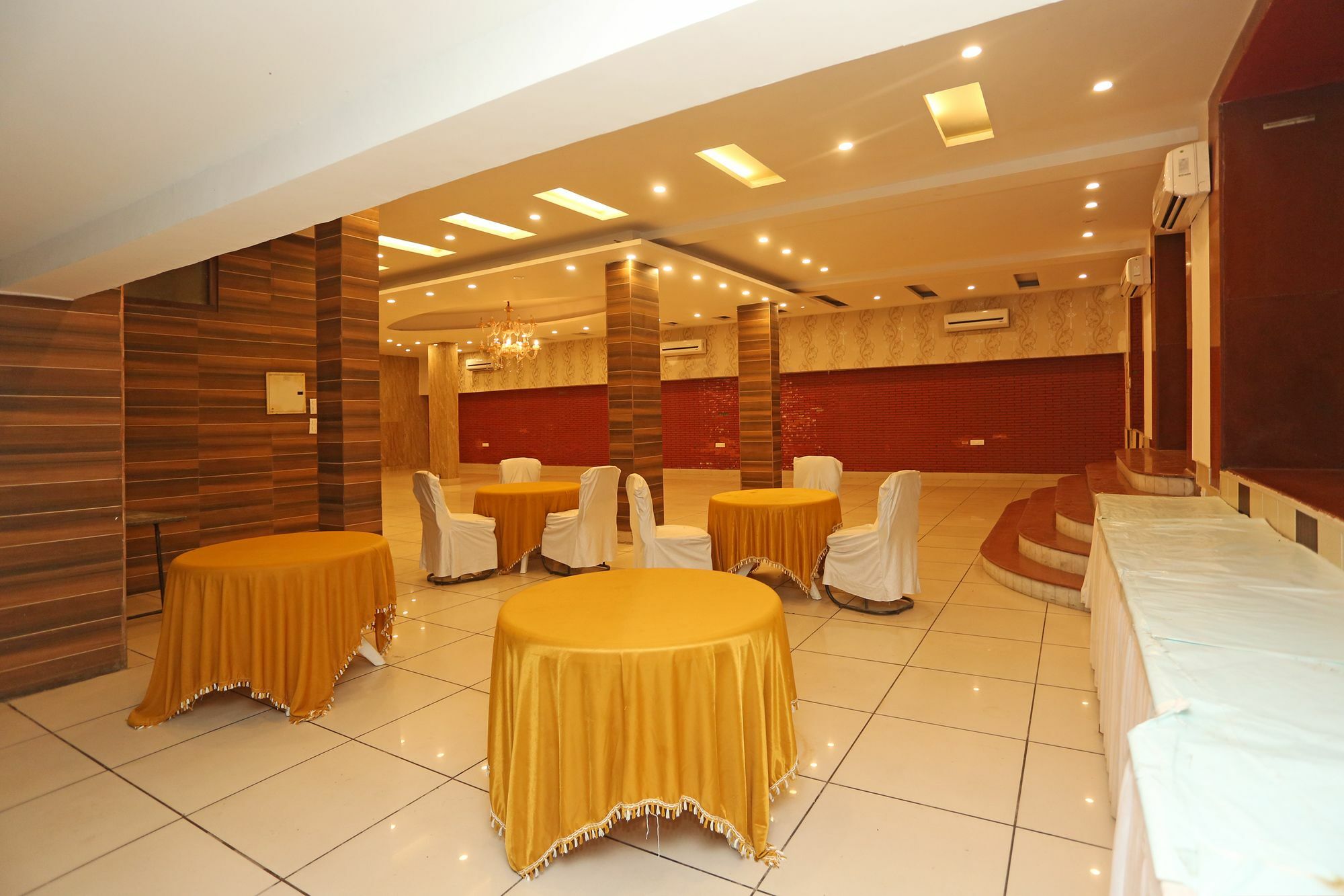 The Avenue Residency Near Leisure Valley Park 3*