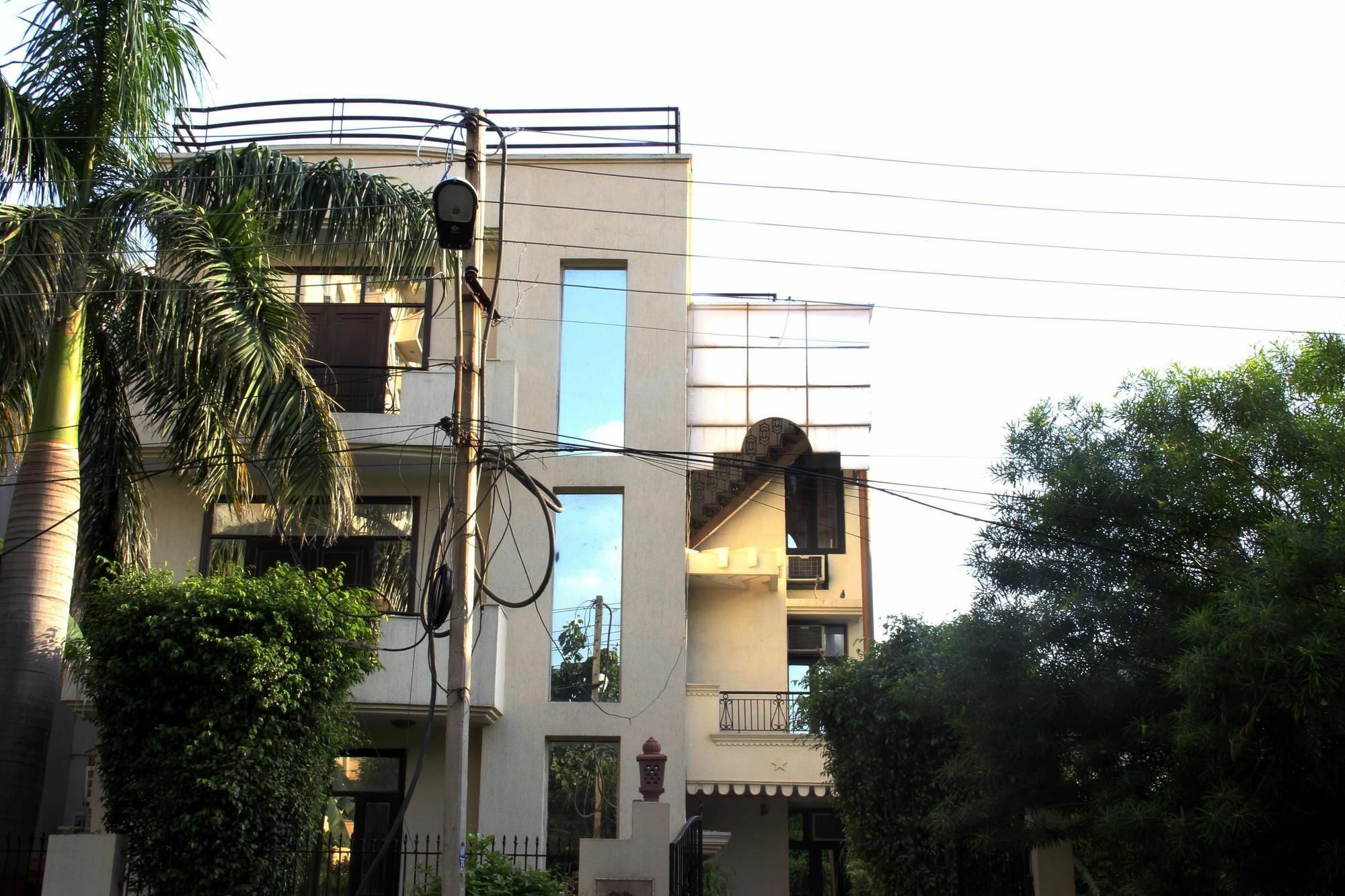 Oyo Near Akashneem Marg Hotel 3*