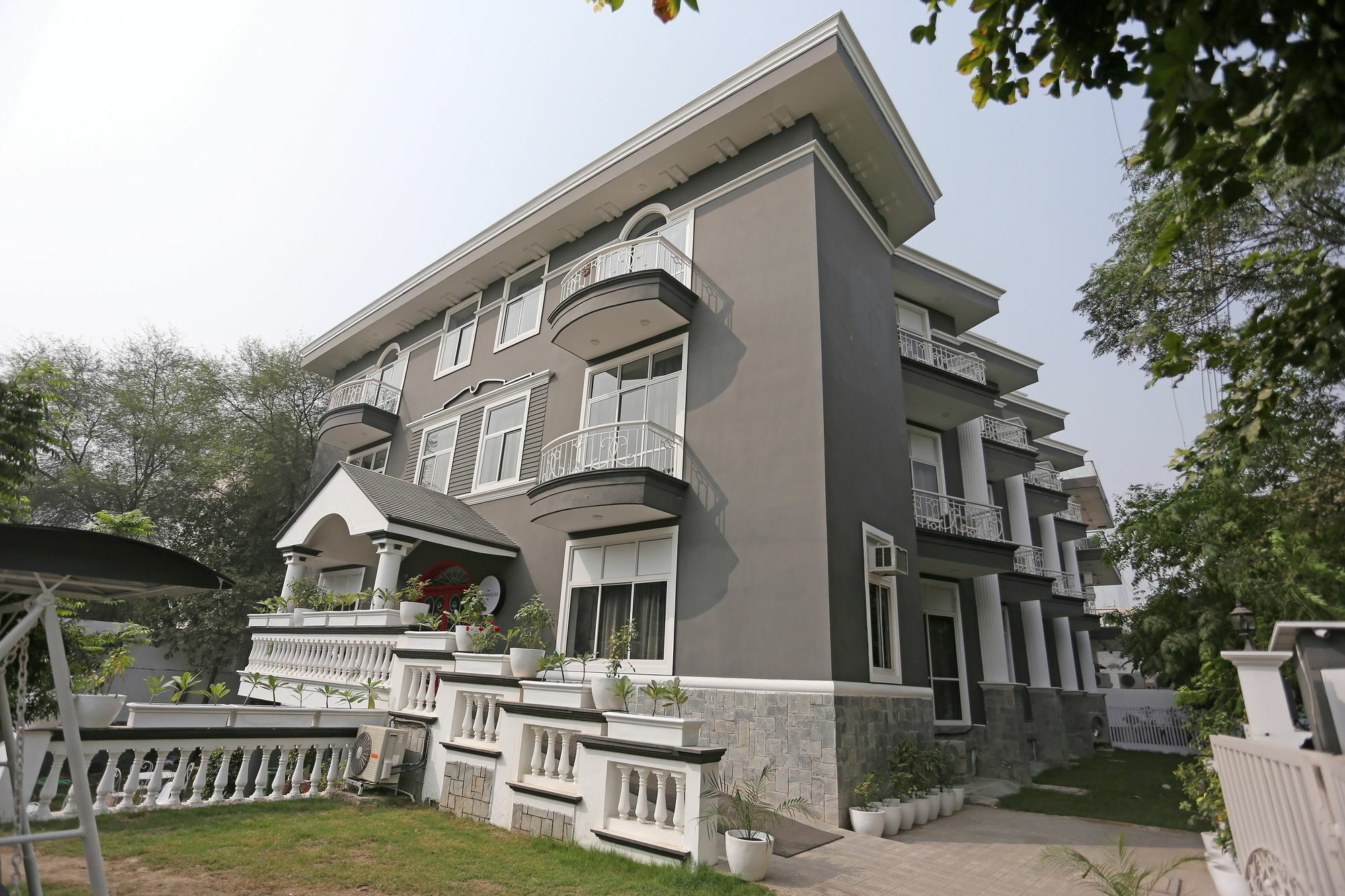 Oyo Townhouse 20 Huda Metro South 1 3*