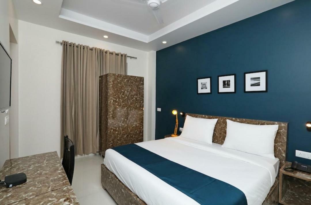 Galaxy Hotel 3*
