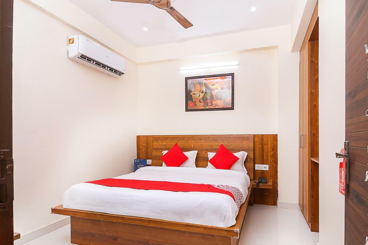 Hotel Oyo 16953 The Grace Residency 3*