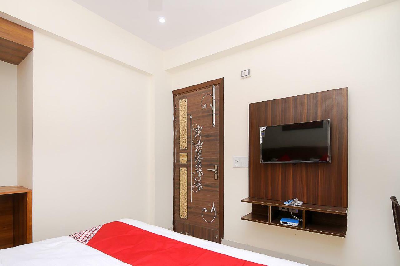 Oyo 16953 The Grace Residency Hotel 3*