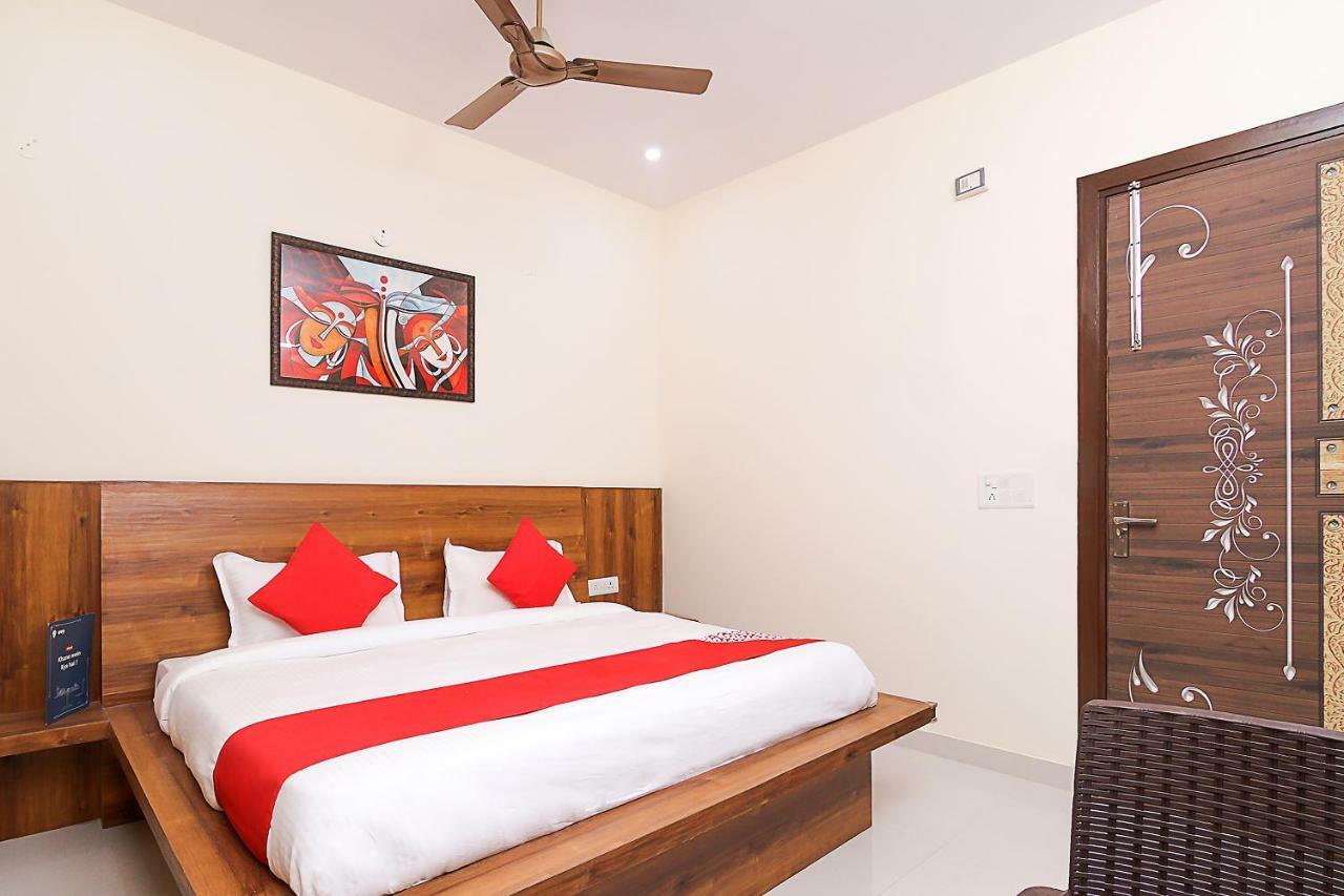 Oyo 16953 The Grace Residency Gurgaon