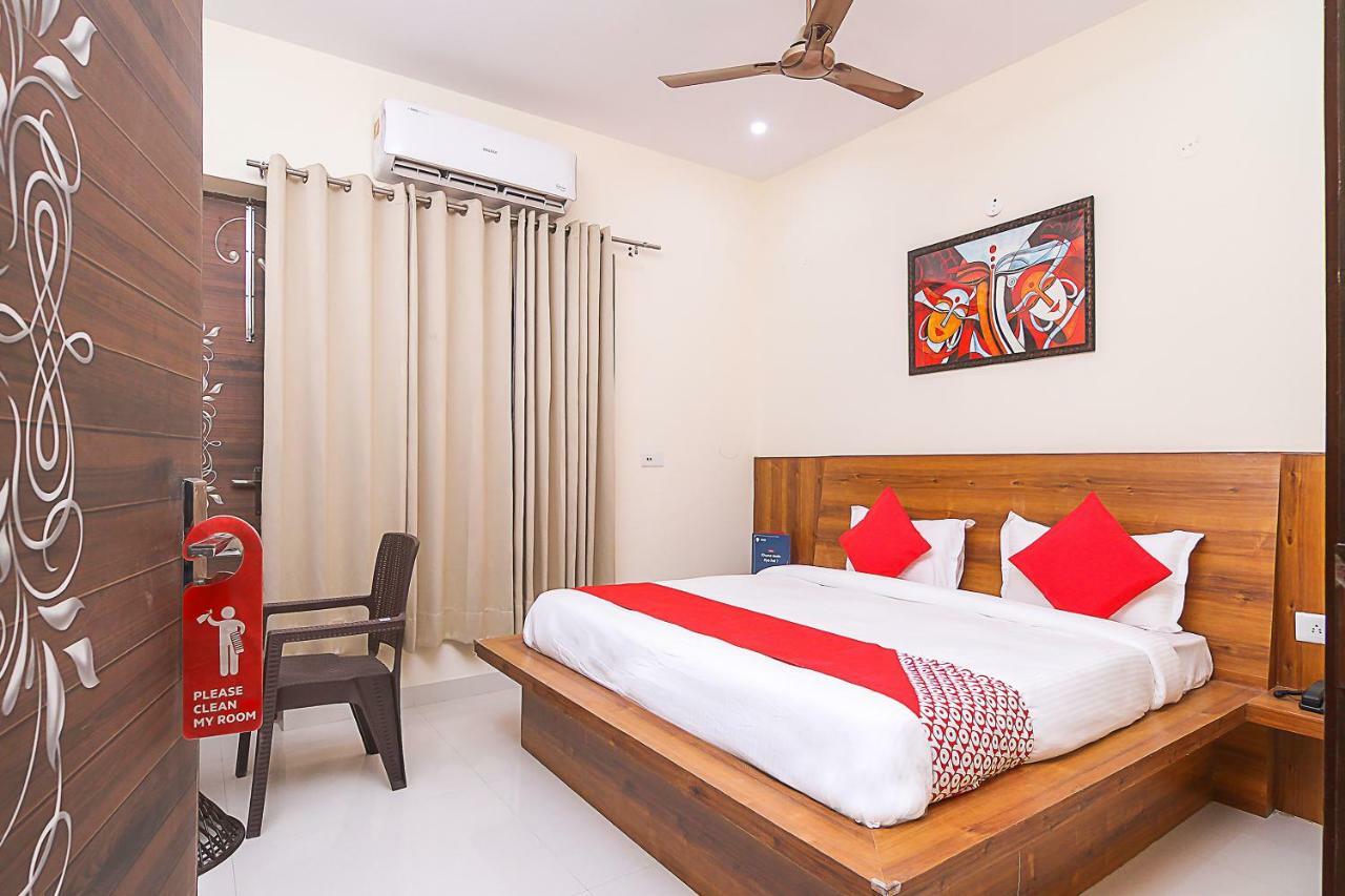 Oyo 16953 The Grace Residency Hotel 3*