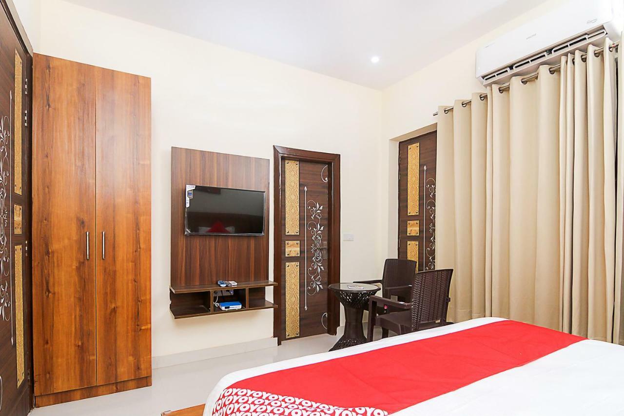 Oyo 16953 The Grace Residency Hotel 3*