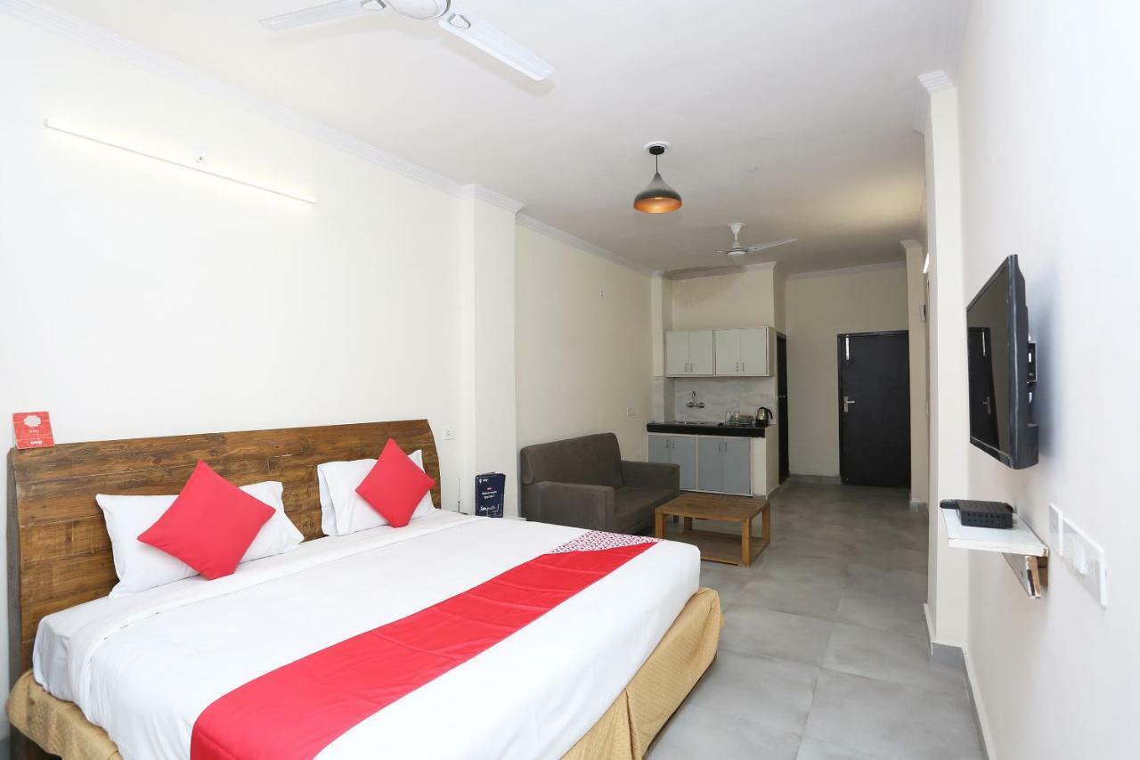 Oyo 28670 Dev Palace 3* Gurgaon