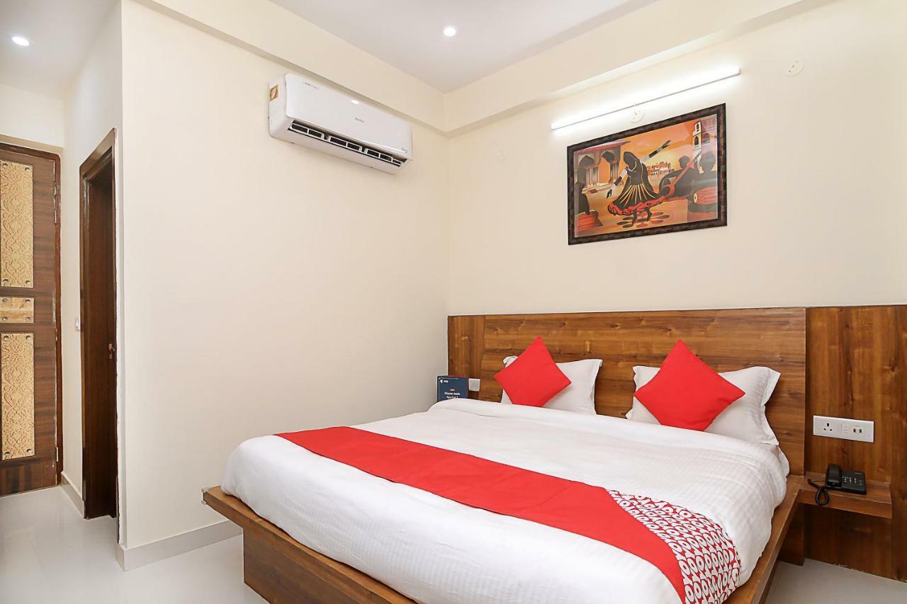 Hotel Oyo 16953 The Grace Residency