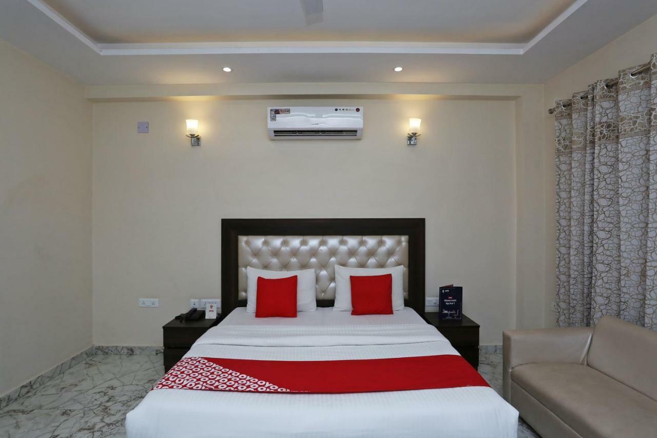 Oyo 14482 Live Gurgaon