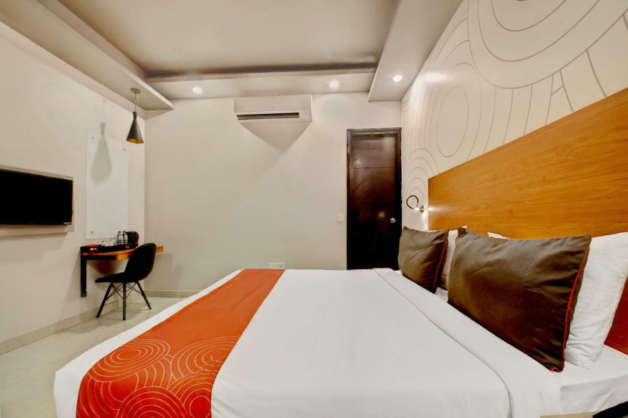 Oyo 20032 Silverkey Medanta 3* Gurgaon