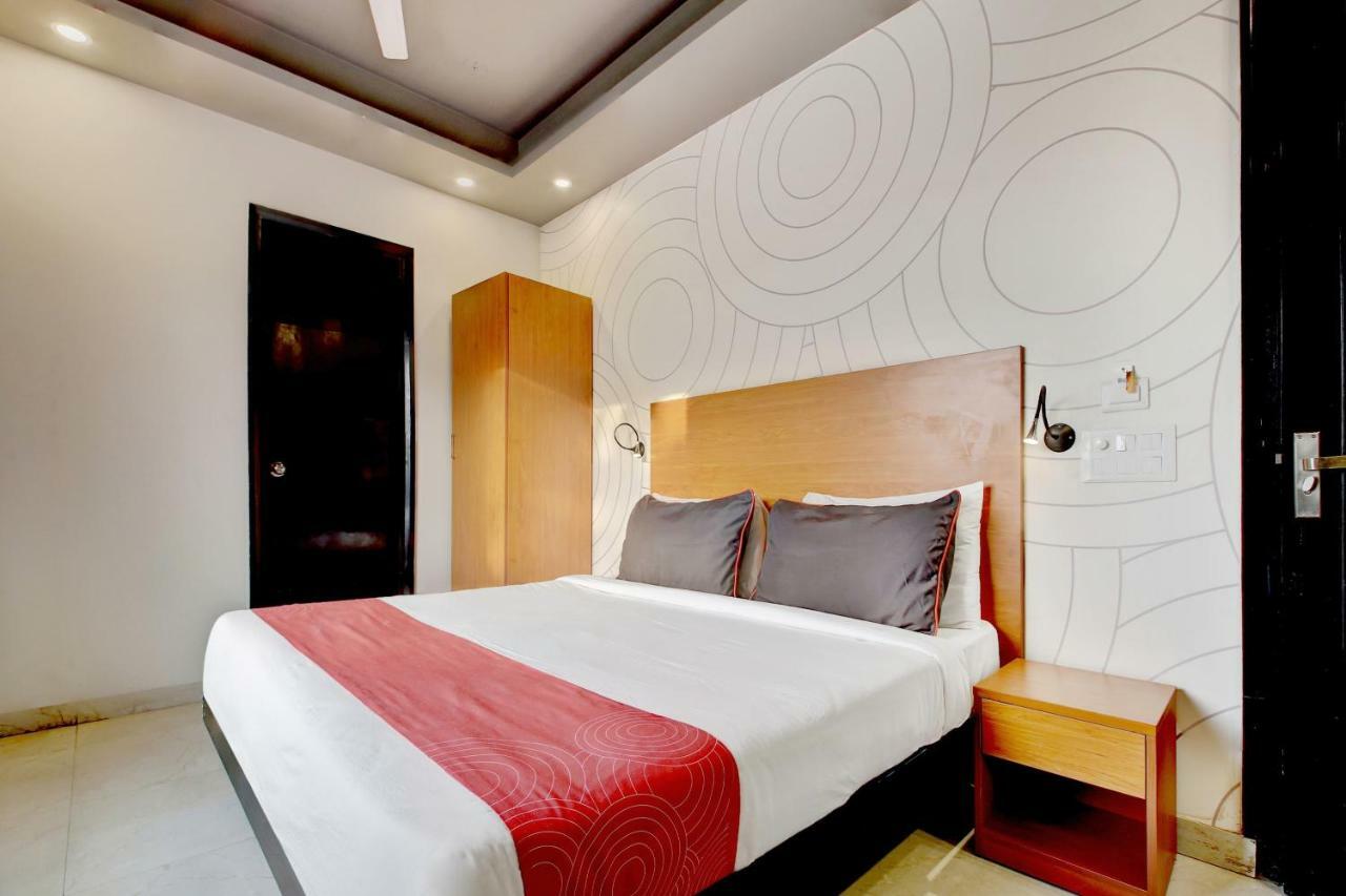 Hotel Oyo 20032 Silverkey Medanta Gurgaon