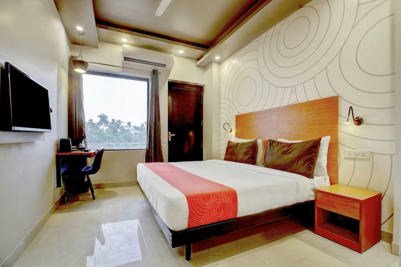 Hotel Oyo 20032 Silverkey Medanta Gurgaon