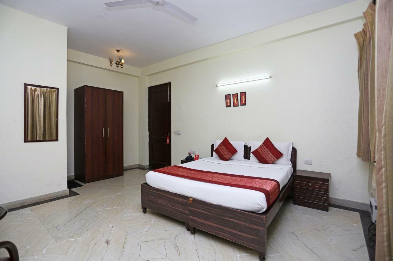 Hotel Oyo 2256 Excellency Gurgaon