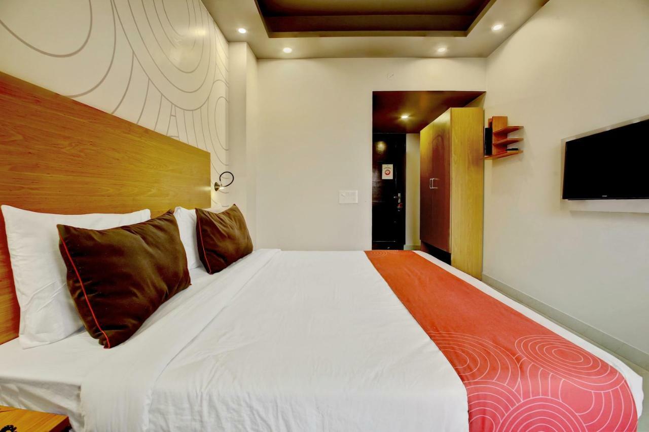 Oyo 20032 Silverkey Medanta Gurgaon