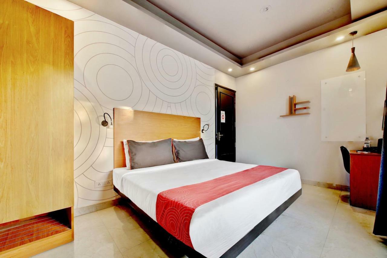 Oyo 20032 Silverkey Medanta 3* Gurgaon
