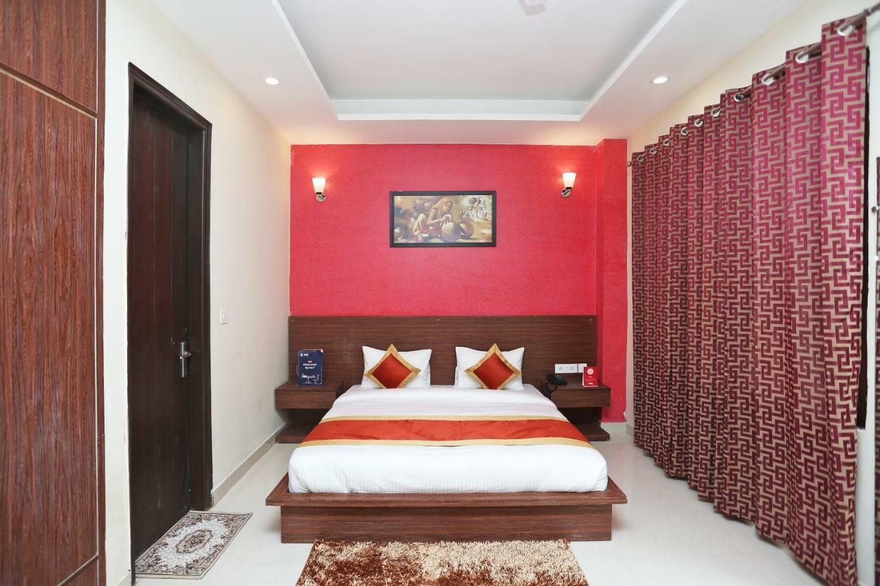 Oyo 16349 For U Hotel Gurgaon