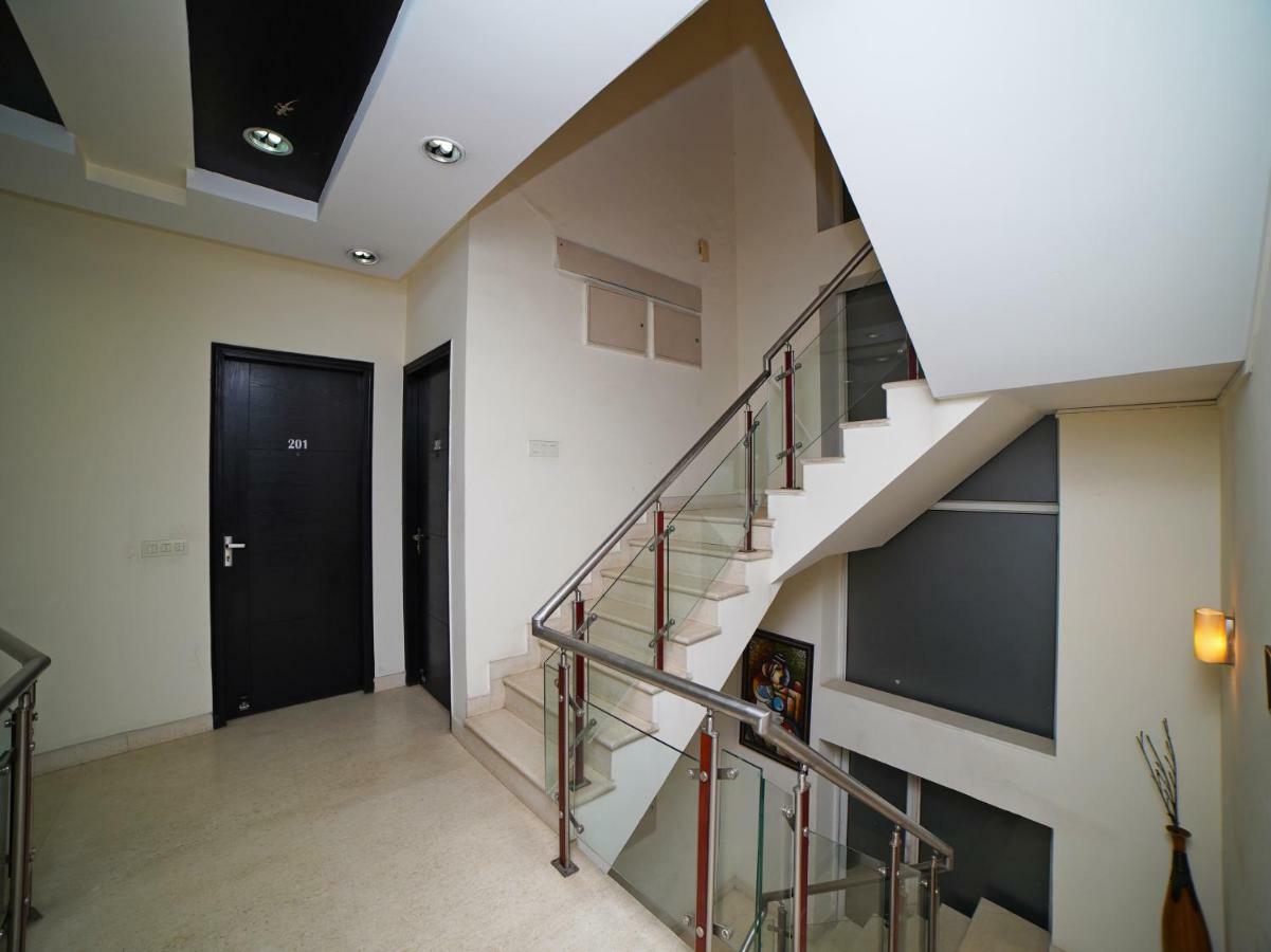 Oyo 45573 Neo Residency Hotel 3*