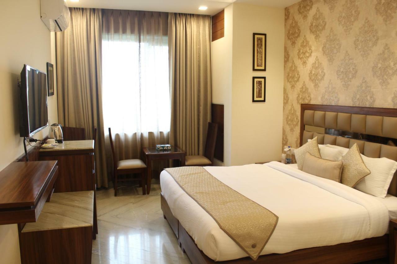 Hotel Royal Iffco Chowk