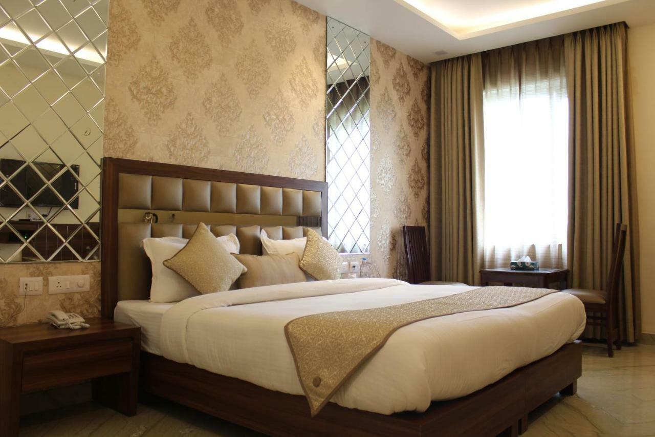 Royal Iffco Chowk Hotel Gurgaon