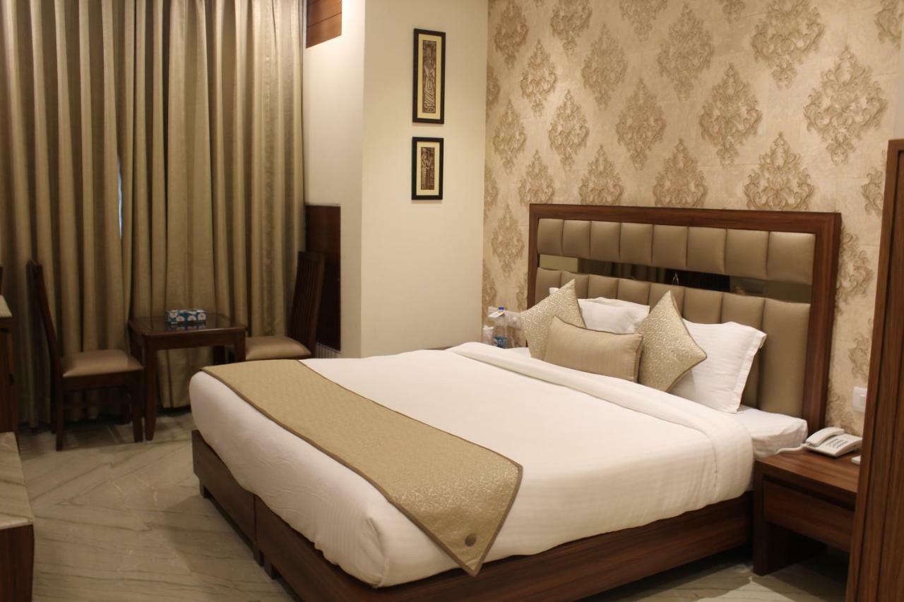 Royal Iffco Chowk Hotel Gurgaon