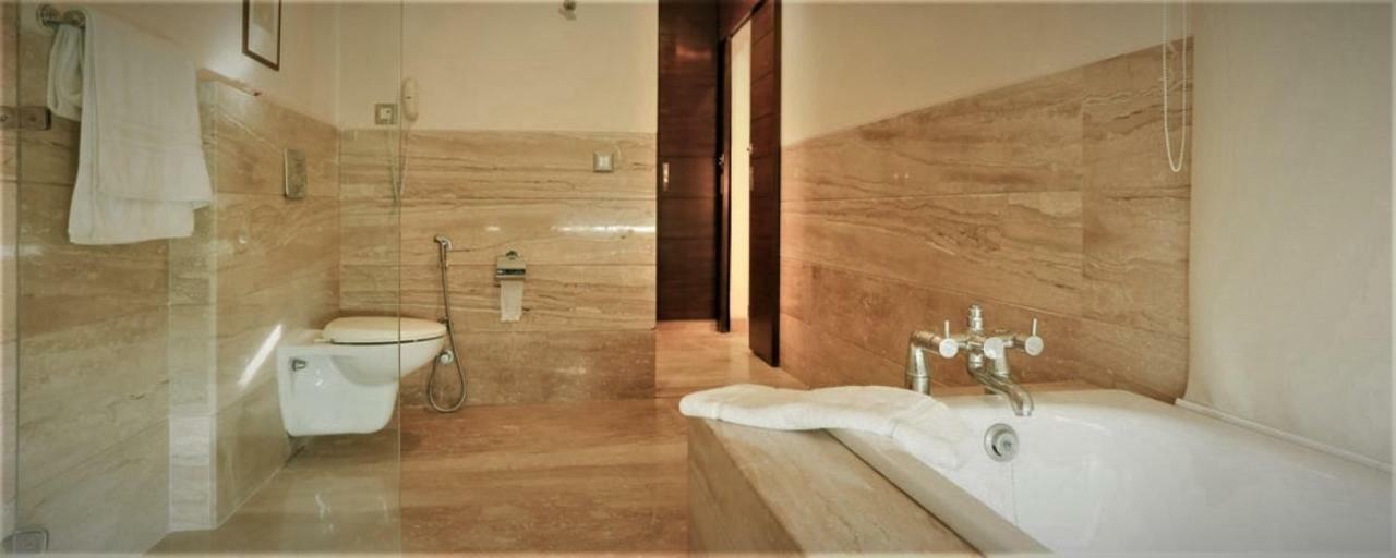 Hotel Royal Iffco Chowk Gurgaon