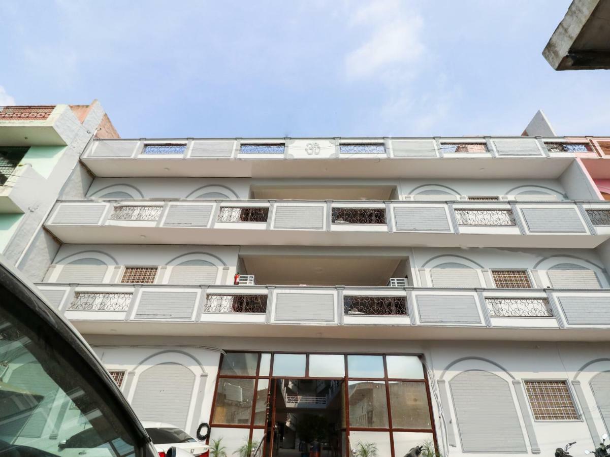 Oyo 39797 Om Hotel 3*