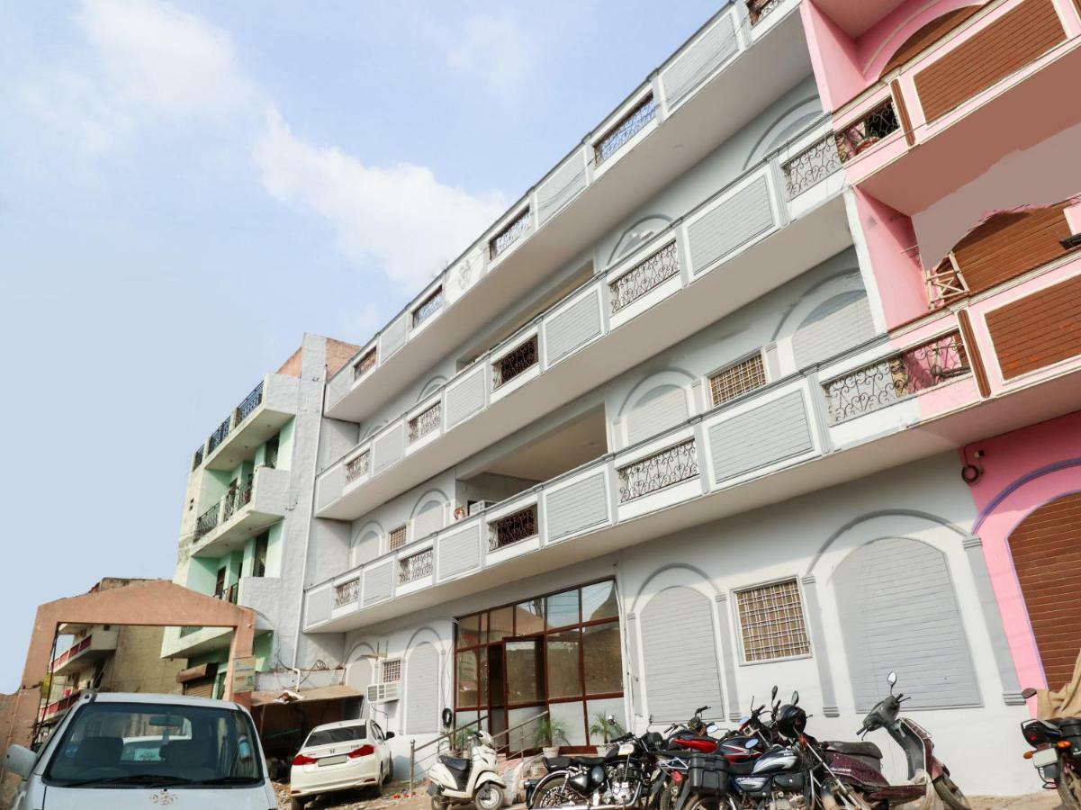 Oyo 39797 Om Gurgaon