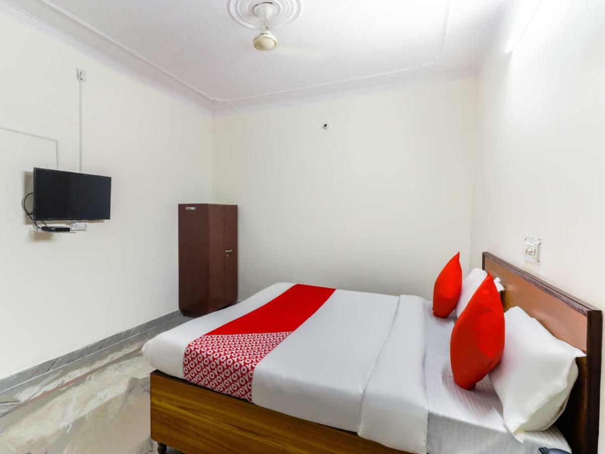 Hotel Oyo 39797 Om Gurgaon