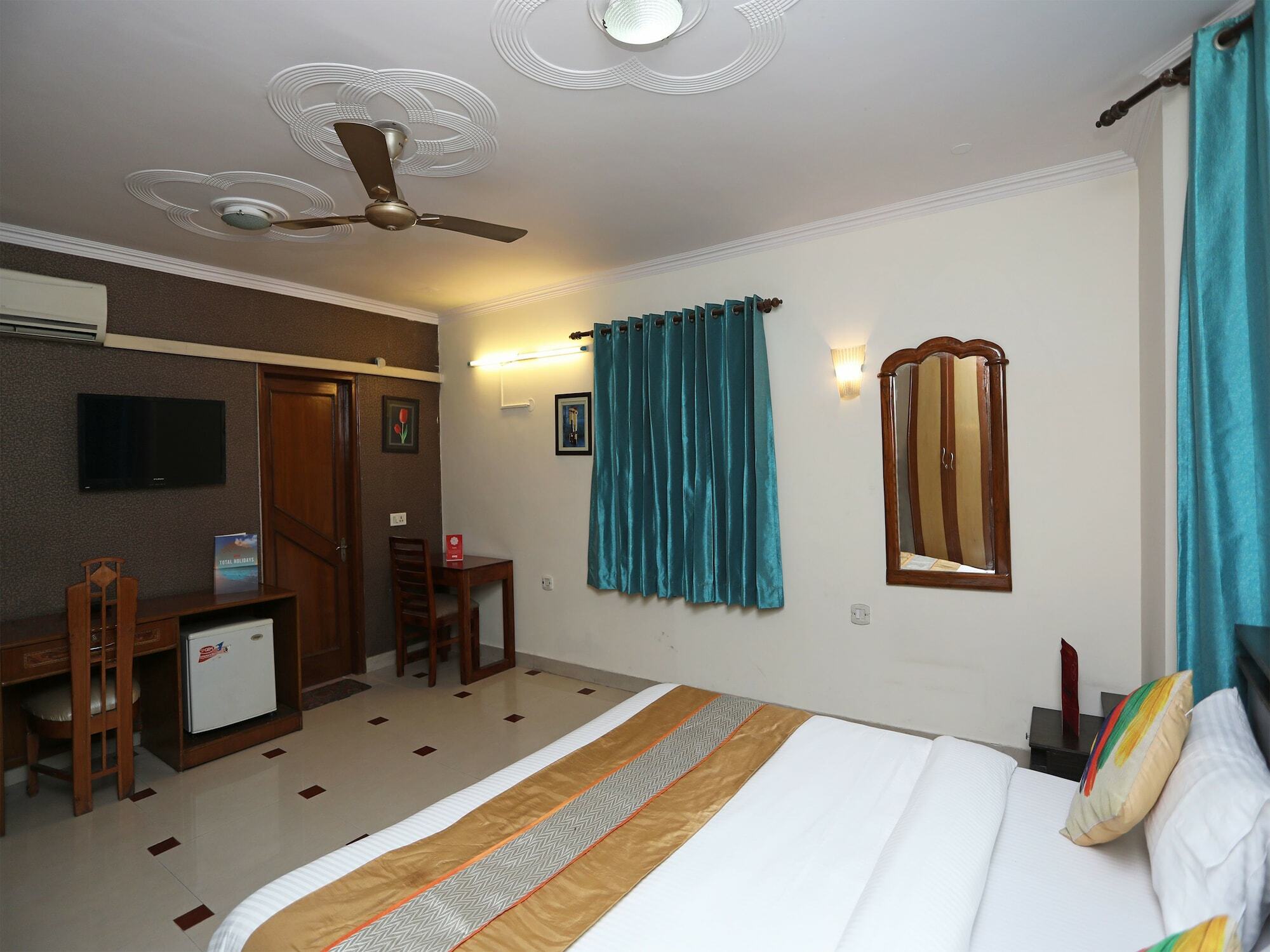 Hotel Oyo 14306 The Tavern 3*