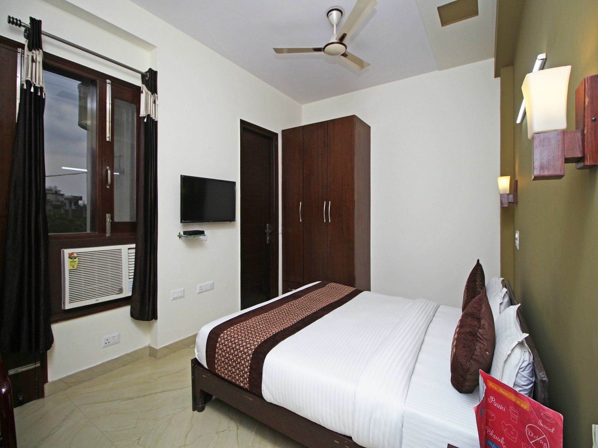 Hotel Fabhotel Mannat Residency Sec 52