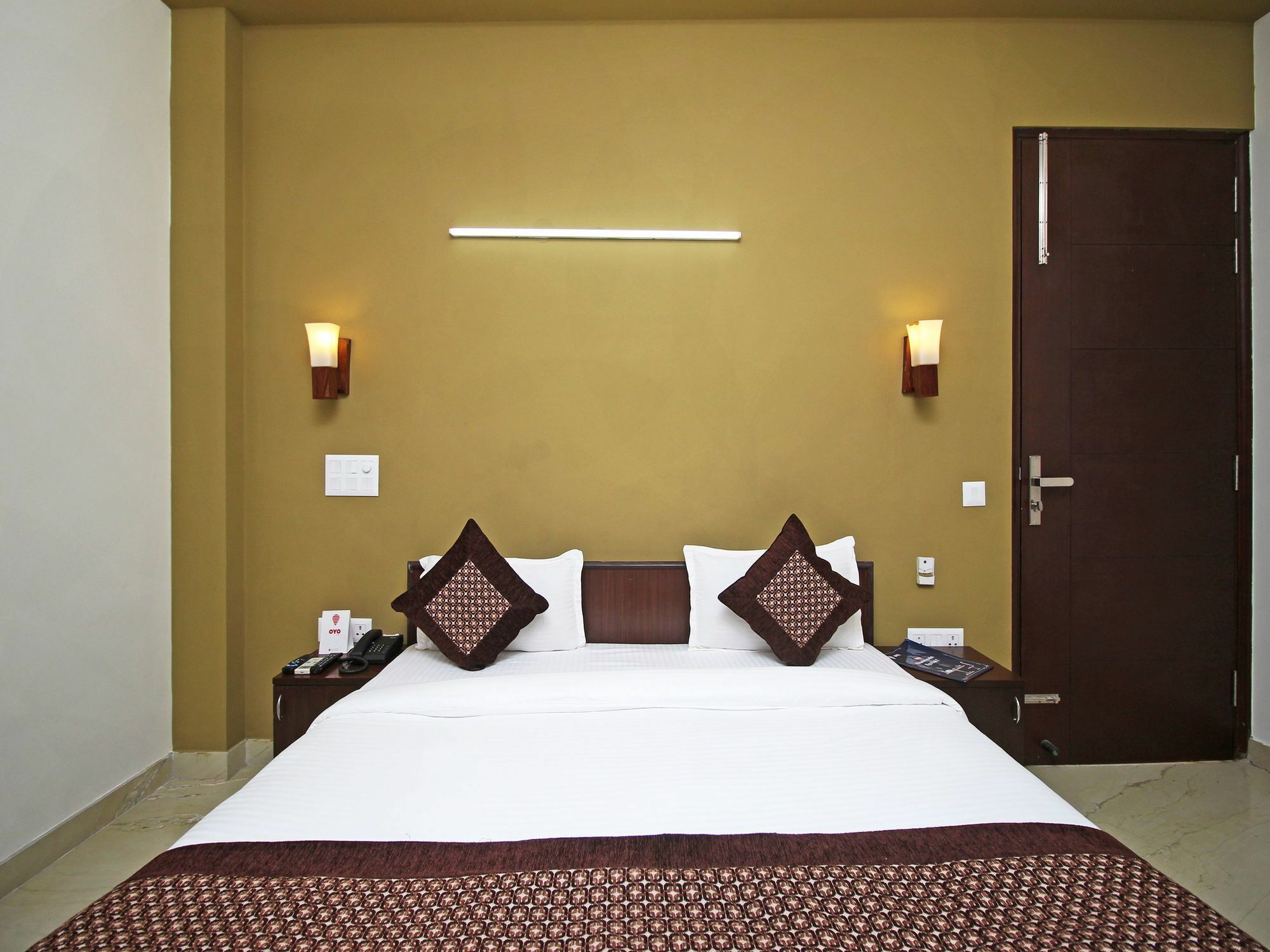 Fabhotel Mannat Residency Sec 52