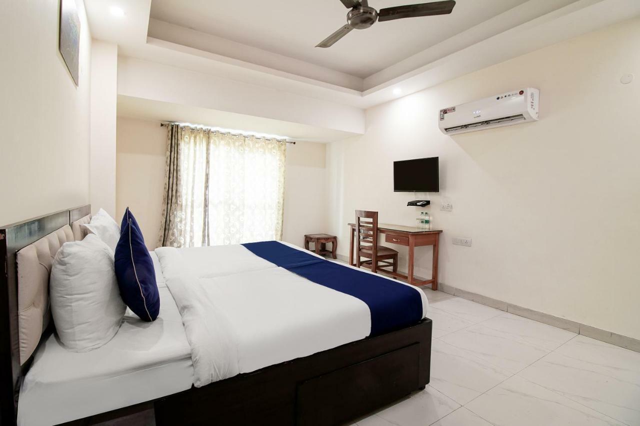 Hotel Silverkey Executive 20024 Golf Course Road 3*