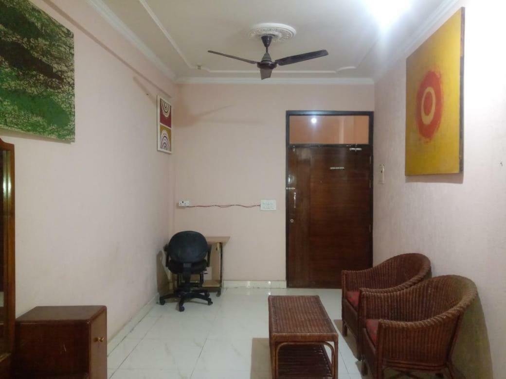 Mufis Homestay, Emerald Compound, New Palam Vihar-2 Apartment *