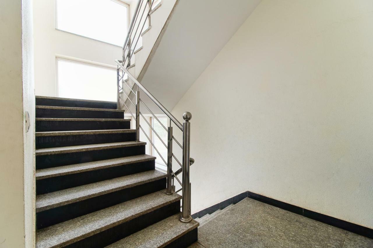 Hotel Silverkey Executive 20024 Golf Course Road Gurgaon