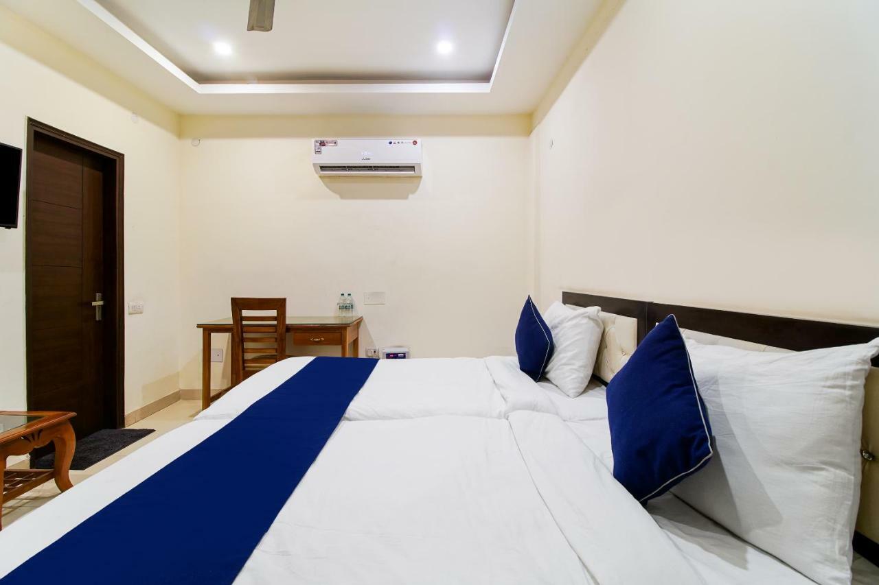 Silverkey Executive 20024 Golf Course Road Hotel 3*
