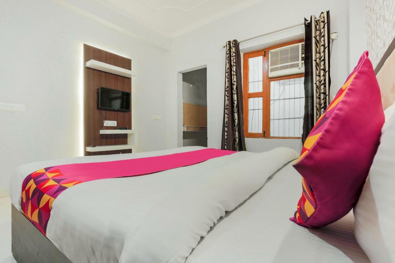 Hotel Oyo 28264 Chirag House Gurgaon