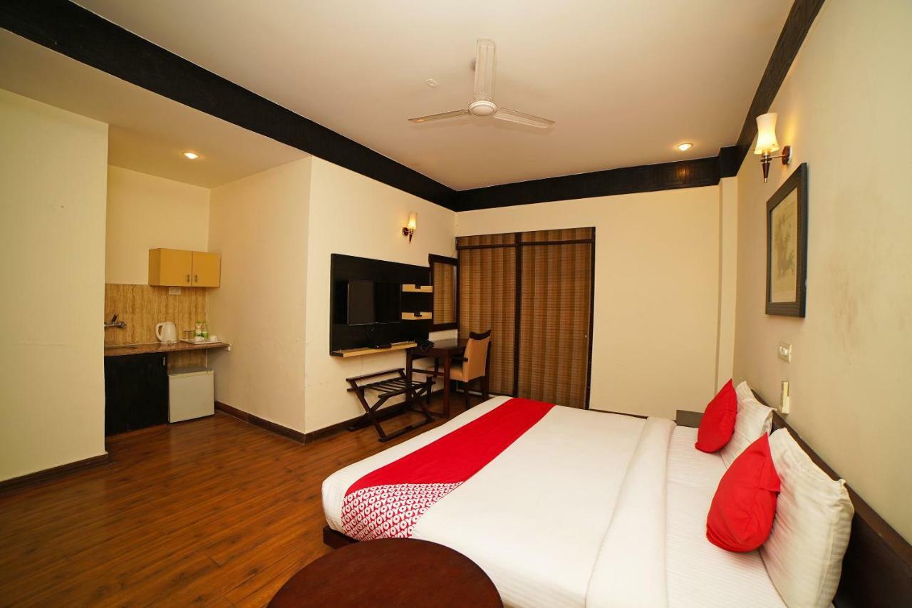 Oyo 45573 Neo Residency Hotel 3*