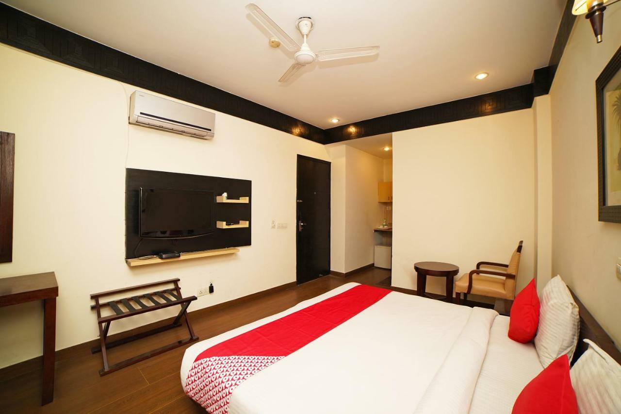 Oyo 45573 Neo Residency 3*