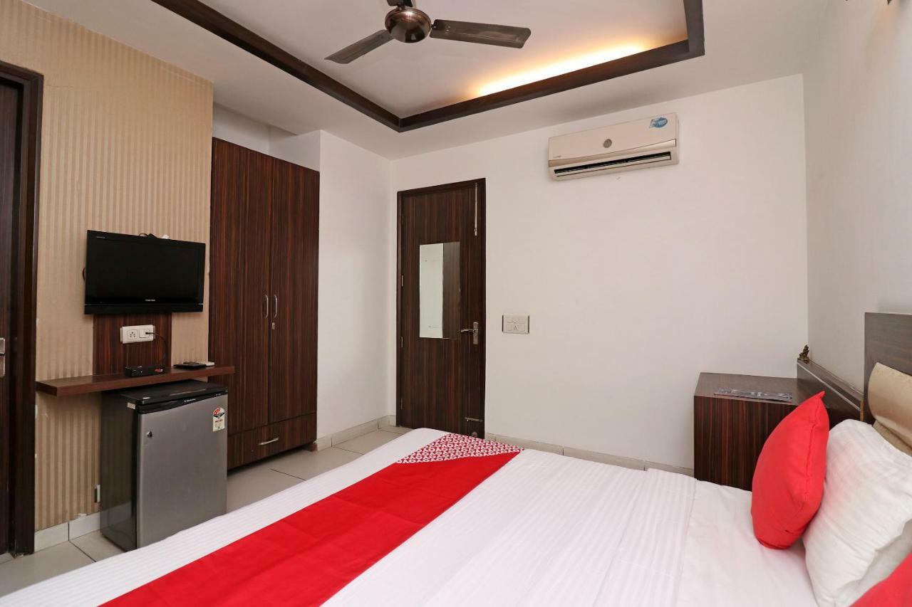 Hotel Wonderland Near Aravali Biodiversity Park Gurgaon