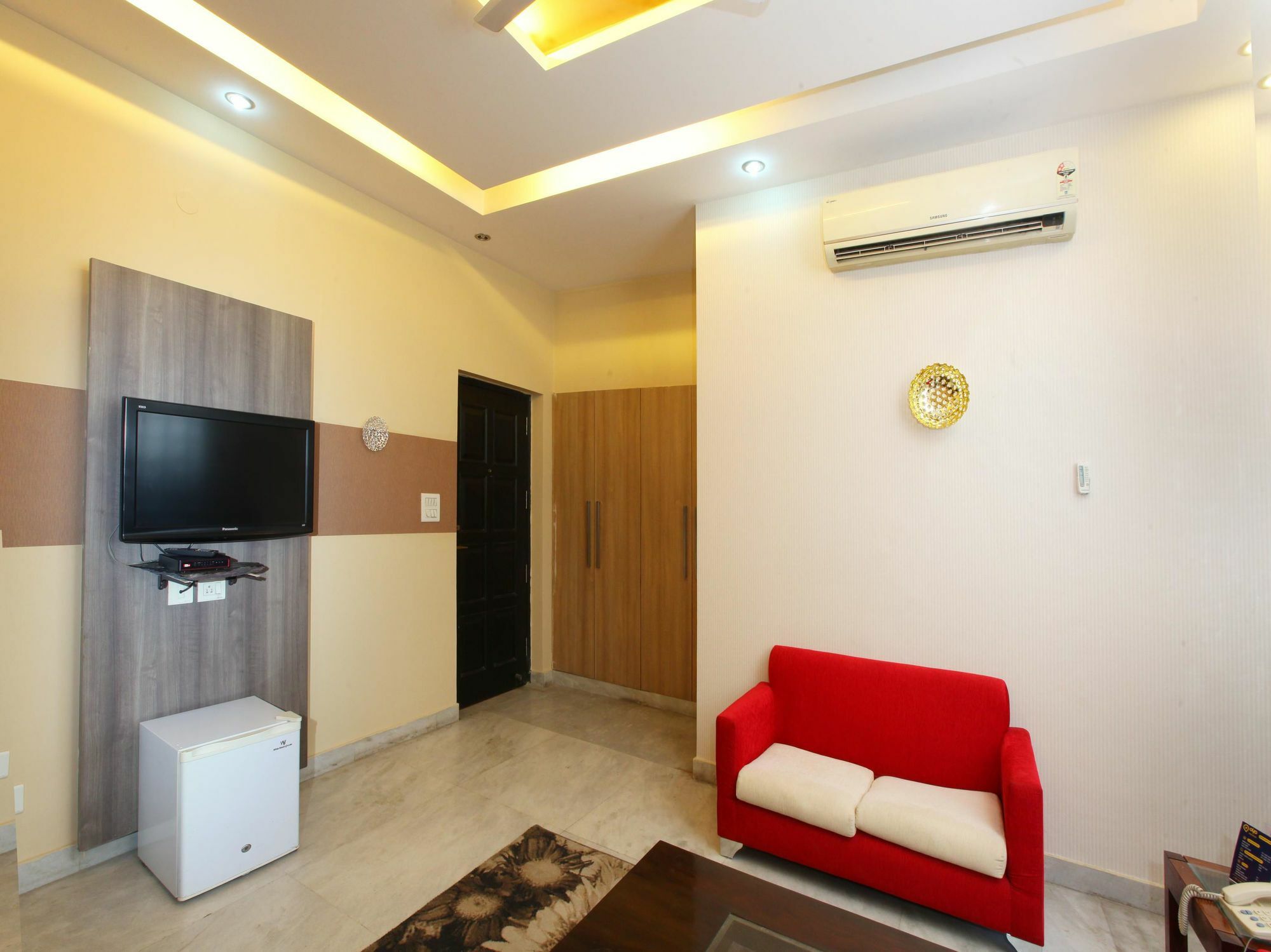 Oyo 2245 Sector 21 Hotel