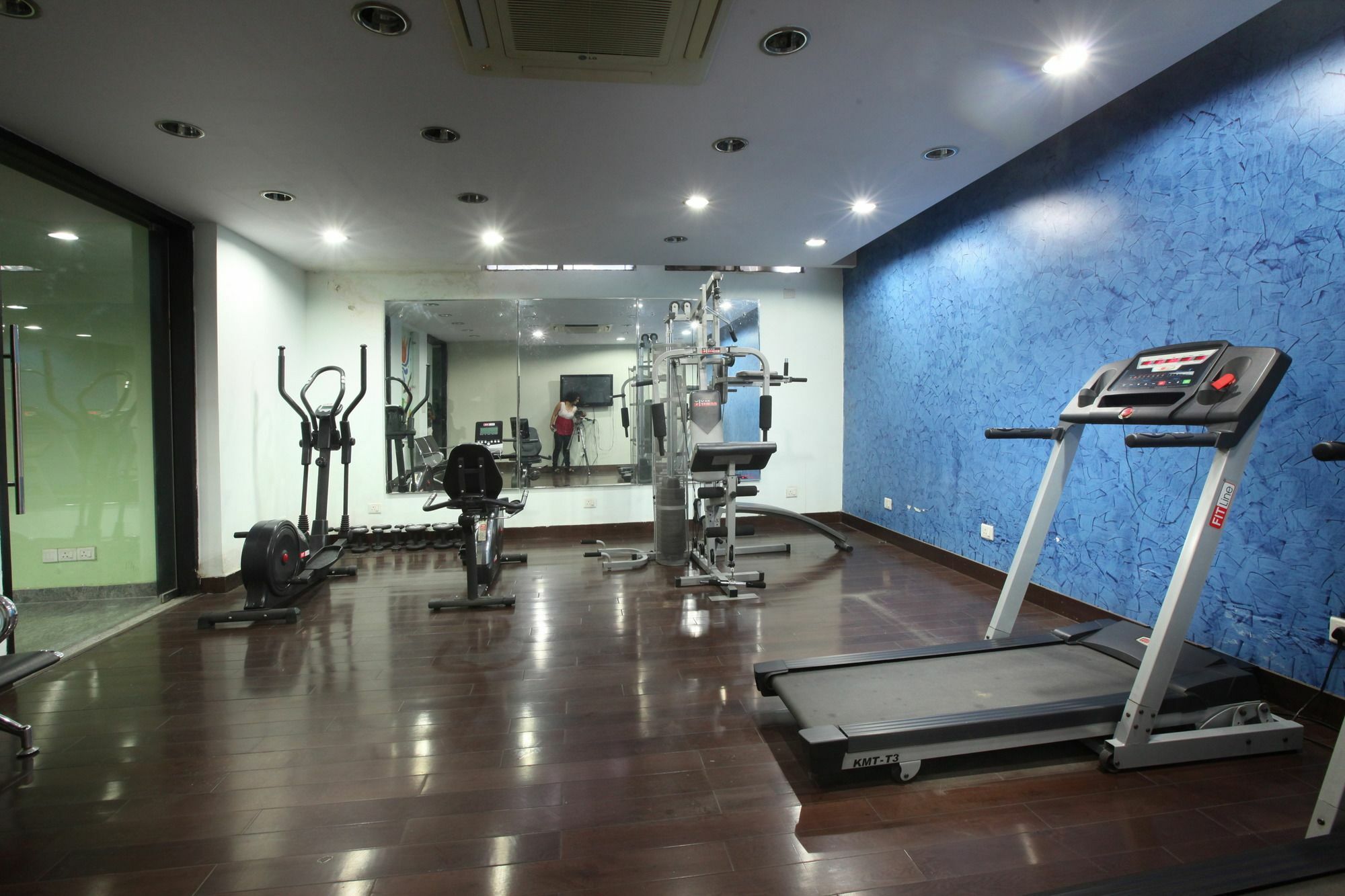 Hotel Oyo 2245 Sector 21 Gurgaon