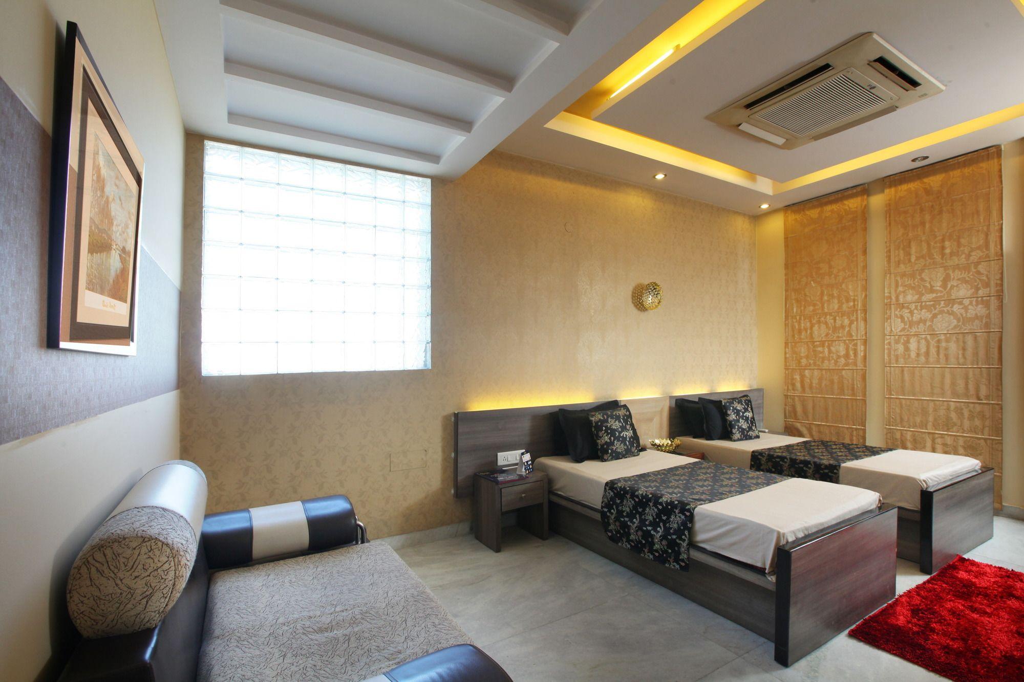 Oyo 2245 Sector 21 Hotel