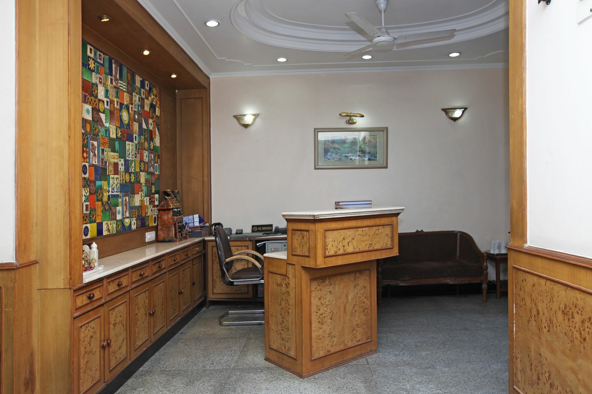 Hotel Mint Cyber Gurgaon