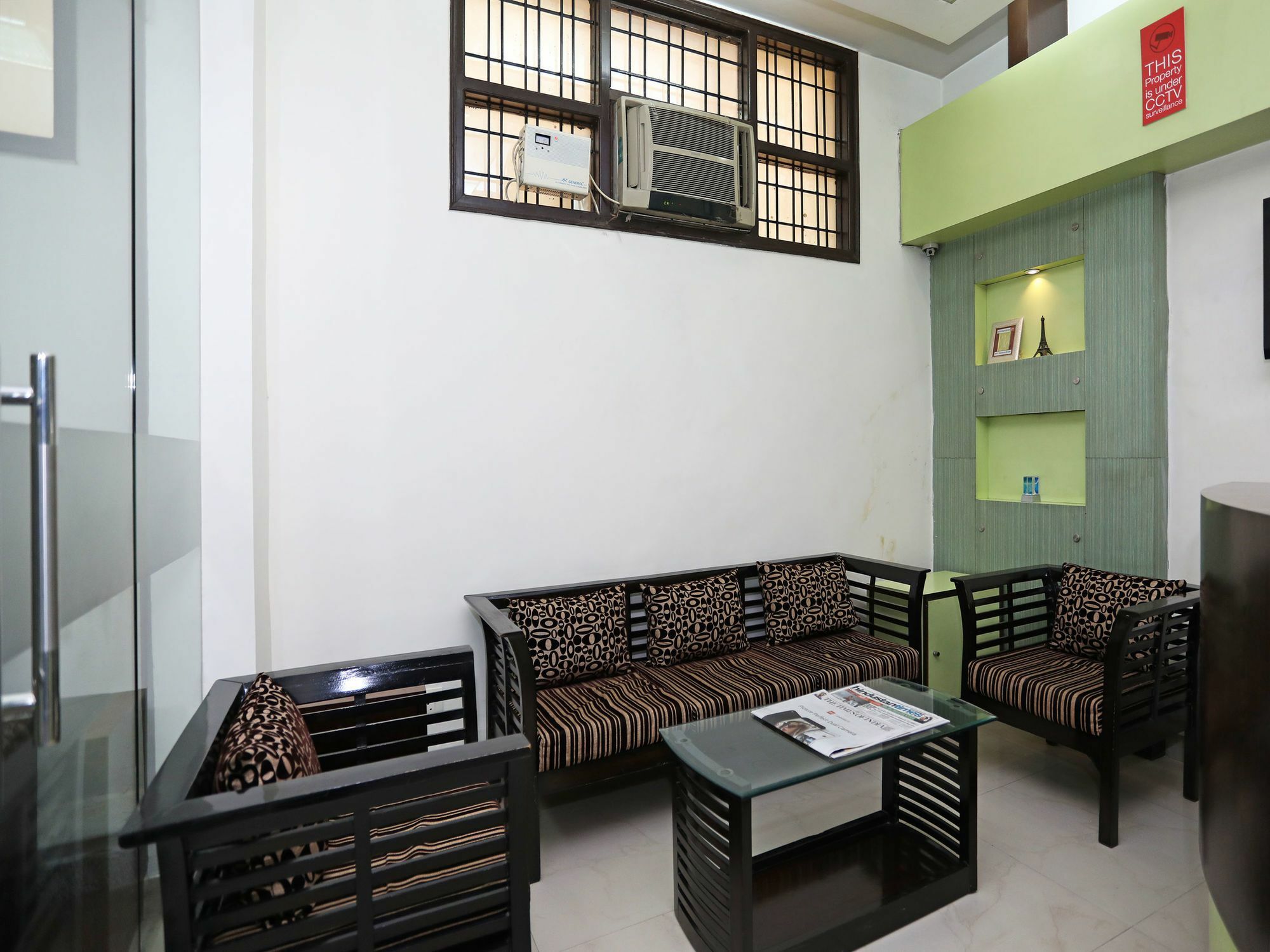 Hotel Oyo 9423 Near Medanta Medicity Hospital