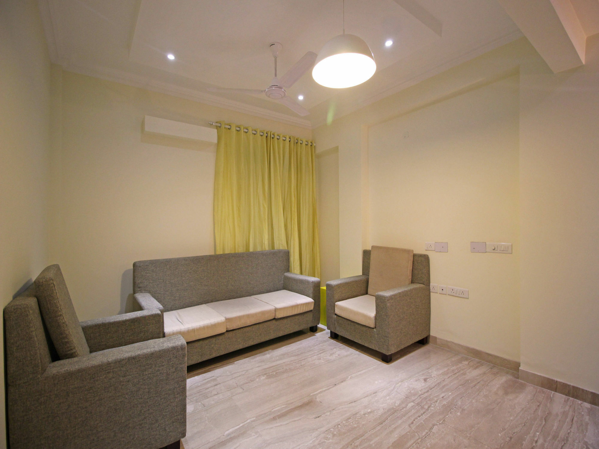 Oyo Flagship Sohna Road Omaxe Mall Hotel 3*