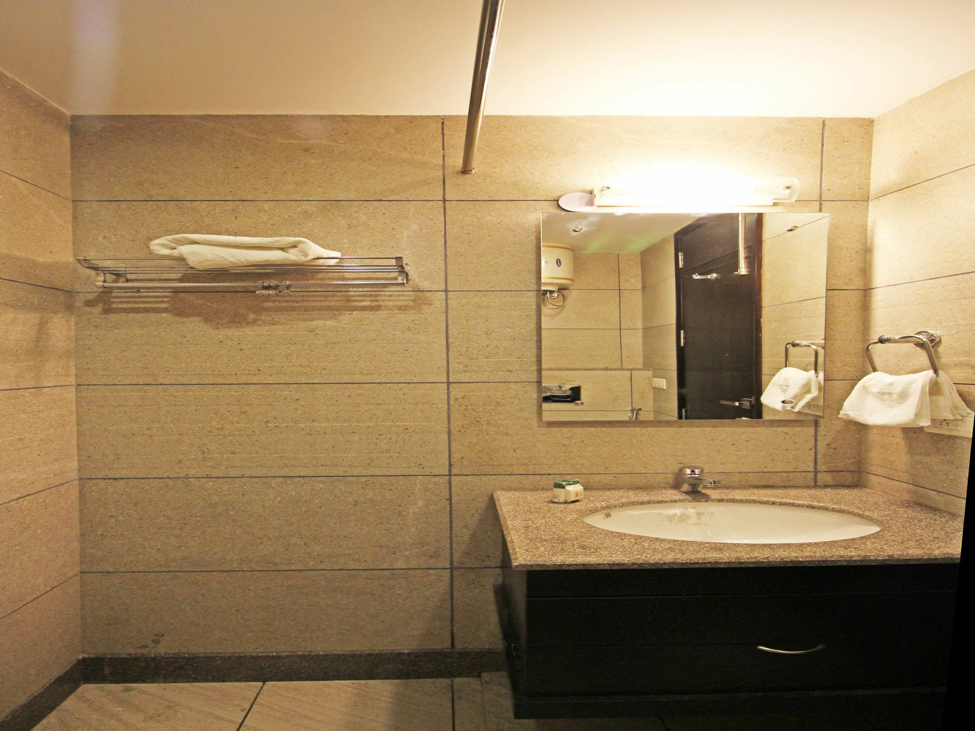 Hotel Oyo Flagship Sohna Road Omaxe Mall Gurgaon