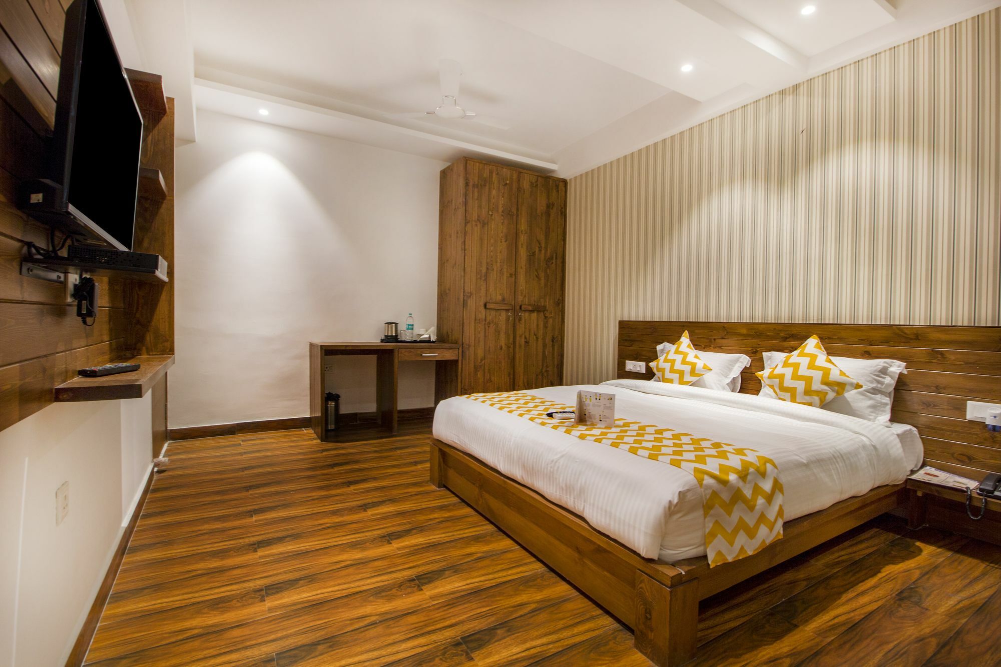 Fabhotel Comfort Dome Sector 45