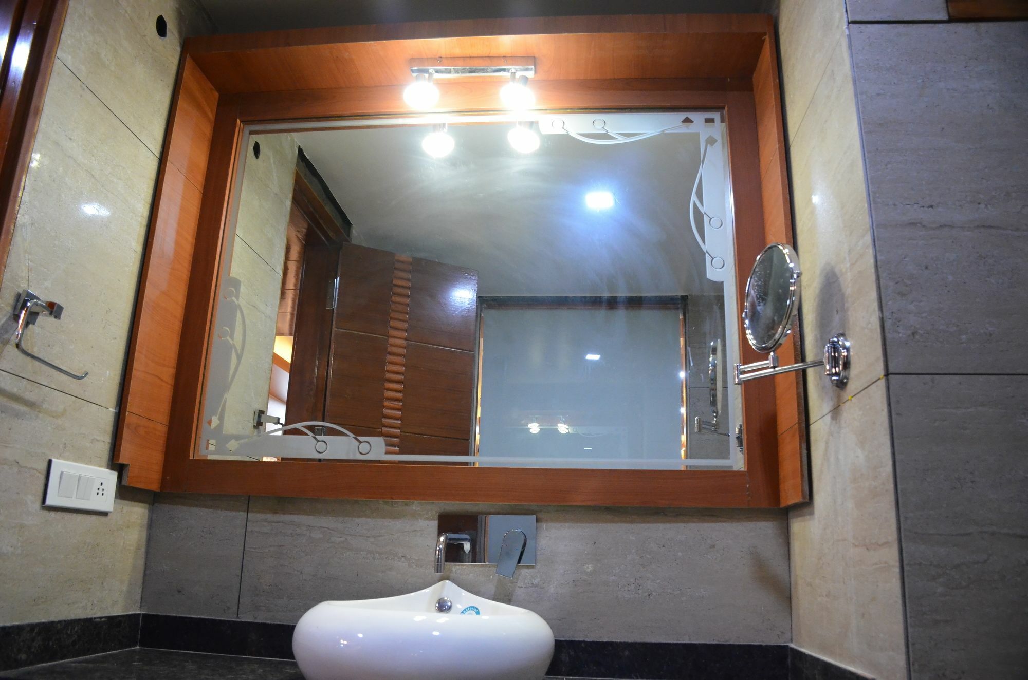 Platinum Palace Near Medanta Hospital Sector38 3* Gurgaon