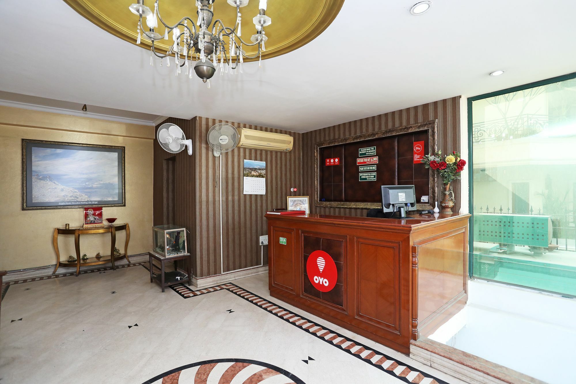 Hotel Oyo 8465 Near Sahara Mall Gurgaon